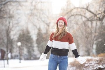 Россия: День игры в прятки с зимой 