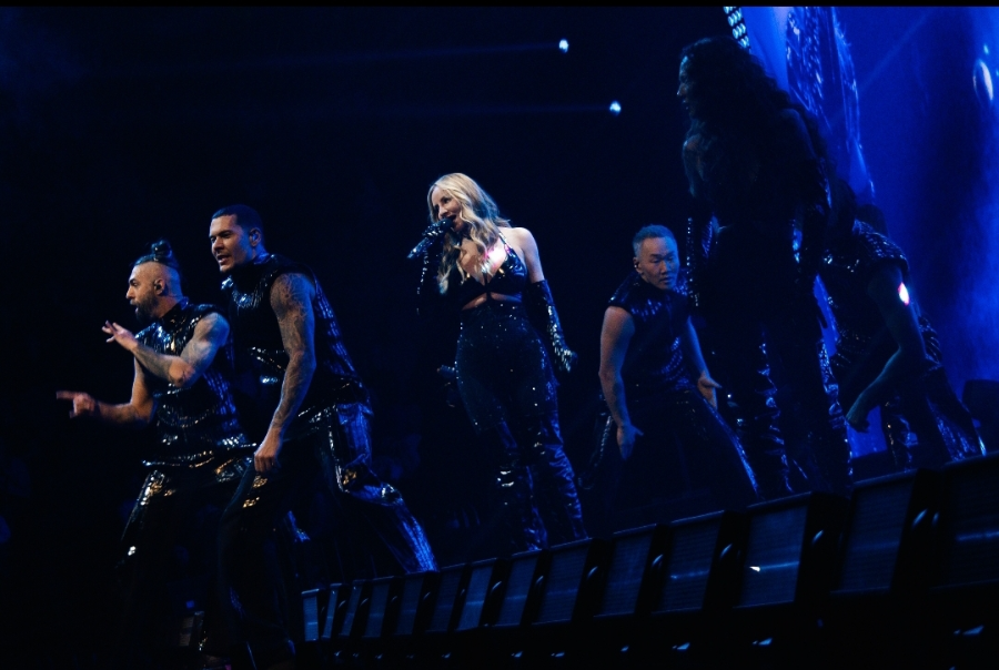 Эмоции на максимум: «Золотой граммофон» собрал звёзд и поклонников в Петербурге