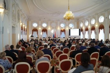 Санкт-Петербург: Семинары в Смольном