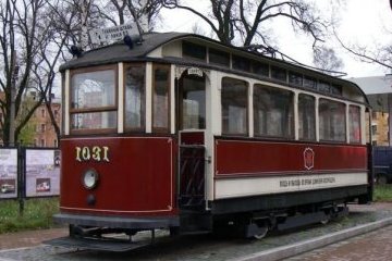 Санкт-Петербург: «В воздухе огненную дорожку он оставлял и при свете дня»