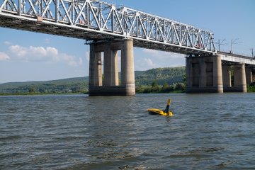 Самарская область: В Самаре проплыла жёлтая подводная лодка